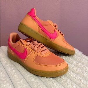 Women's Nike Field General Agate Hyper Pink Size 7